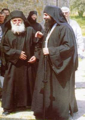 Pyhä Paisios ja toinen munkki